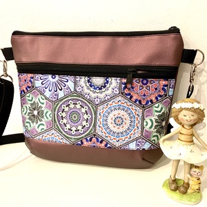 Készleten! Csempe mintás crossbody - Meska.hu