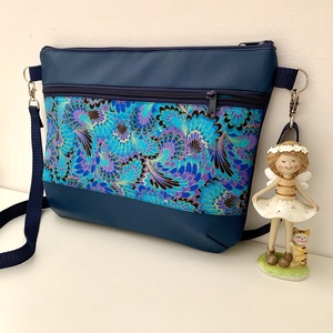  Páva toll mintás crossbody, Táska & Tok, Kézitáska & válltáska, Vállon átvethető táska, Varrás, Bőrművesség, MESKA