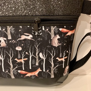 Róka-erdei állatok mintás crossbody - táska & tok - kézitáska & válltáska - vállon átvethető táska - Meska.hu