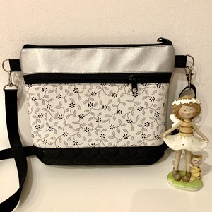 Pici virág-inda mintás  crossbody / válltáska/ keresztpántos táska/ oldaltáska - táska & tok - kézitáska & válltáska - vállon átvethető táska - Meska.hu