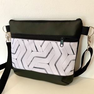 Fekete-fehér geometriai mintás crossbody, Táska & Tok, Kézitáska & válltáska, Vállon átvethető táska, Varrás, Bőrművesség, MESKA