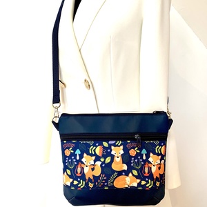 Ravazdi rókák-crossbody / válltáska/ keresztpántos táska/ oldaltáska - táska & tok - kézitáska & válltáska - vállon átvethető táska - Meska.hu