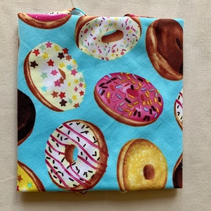 Készletkisöprés! Fánk mintás textil, péksütemény, szendvics csomagoló szalvéta - táska & tok - uzsonna- & ebéd tartó - szendvics csomagoló - Meska.hu