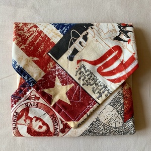 Kiárusítás!Fánk mintás textil újraszalvéta - tépőzáras újraszalvéta - vízhatlan újraszalvéta  - táska & tok - uzsonna- & ebéd tartó - szendvics csomagoló - Meska.hu