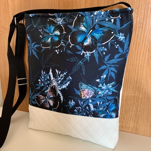 Készletkisöprés! Crossbody pillangó mintás-Válltáska-Oldaltáska-Keresztpántos táska-Vízálló - táska & tok - kézitáska & válltáska - vállon átvethető táska - Meska.hu