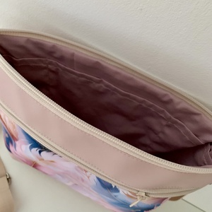  Crossbody Szépséges pasztell pihe toll mintás, válltáska/keresztpántos táska/ oldaltáska, Rózsaszín-Párizs - táska & tok - kézitáska & válltáska - vállon átvethető táska - Meska.hu