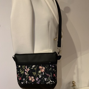Tátika virág mintás crossbody / válltáska/ keresztpántos táska/ oldaltáska - táska & tok - kézitáska & válltáska - vállon átvethető táska - Meska.hu