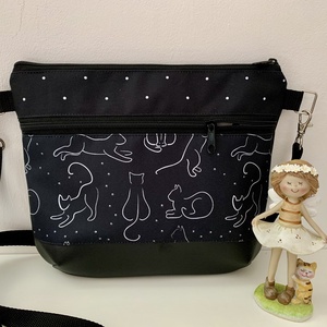 CARTOON CATS. Rajzolt macskák- crossbody / válltáska/ keresztpántos táska/ oldaltáska, Táska & Tok, Kézitáska & válltáska, Vállon átvethető táska, Varrás, Bőrművesség, MESKA