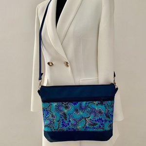  Absztrakt mintás crossbody / válltáska/ keresztpántos táska/ oldaltáska - táska & tok - kézitáska & válltáska - vállon átvethető táska - Meska.hu