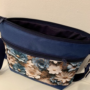  Crossbody Kék-virág mintás válltáska/ keresztpántos táska/ oldaltáska             - táska & tok - kézitáska & válltáska - vállon átvethető táska - Meska.hu