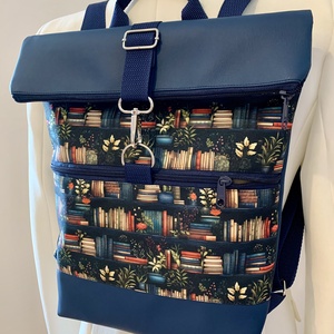 Rolltop hátizsák könyv mintás-Vízálló-Hátizsák-Hátitáska - táska & tok - hátizsák - roll top hátizsák - Meska.hu