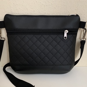Elegáns fekete textilbőr crossbody / válltáska/ keresztpántos táska/ oldaltáska - táska & tok - kézitáska & válltáska - vállon átvethető táska - Meska.hu