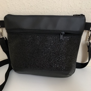 Elegáns fekete textilbőr crossbody / válltáska/ keresztpántos táska/ oldaltáska, Táska & Tok, Kézitáska & válltáska, Vállon átvethető táska, Varrás, Bőrművesség, MESKA