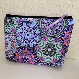 Padlizsán mozaik mintás neszesszer, irattartó, pipere tároló, textil tároló, Táska & Tok, Neszesszer, Varrás, Bőrművesség, MESKA