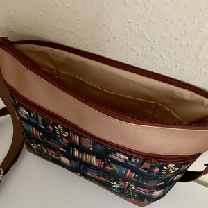 Vállon átvethető táska-cross body-Könyv mintás  - táska & tok - kézitáska & válltáska - vállon átvethető táska - Meska.hu