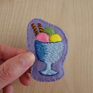 Fagyikehely kitűző - ékszer - kitűző és bross - Meska.hu