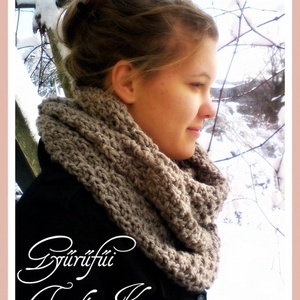 Kincső kötött körsál, csősál nagyon vastag, sál trendi fonalból -  - Meska.hu