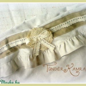 Bicikli kosár bélés, romantikus vintage hangulatban, csipkés kitűzővel -  - Meska.hu