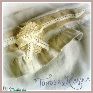 Bicikli kosár bélés, romantikus vintage hangulatban, csipkés kitűzővel -  - Meska.hu