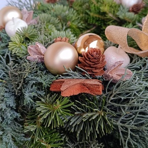 Élőfenyős kopogtató, led világítással - karácsony - adventi díszek - adventi ajtódísz - Meska.hu