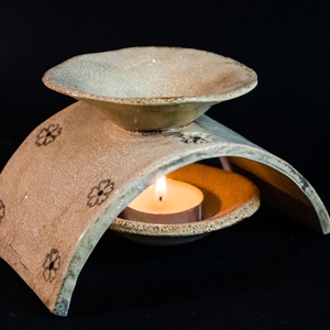 Kerámia illóolaj párologtató, Karácsony, Karácsonyi lakásdekoráció, Ünnepi asztaldekoráció, Agyagozás, Kerámia, MESKA