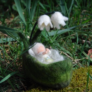 Virágbaba bölcsőben - játék & sport - készségfejlesztő és logikai játék - készségfejlesztő és logikai játék - Meska.hu