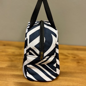 Prémium ételhordó táska (vagy akár neszeszer), piros vízhatlan béléssel - táska & tok - uzsonna- & ebéd tartó - ebéd tasak, doboz - Meska.hu