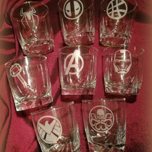 Gravírozott whiskys pohár- Avengers, Marvel - otthon & életmód - konyhafelszerelés, tálalás - tálalás - pohár - Meska.hu