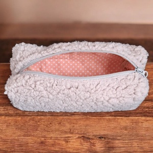 Puha plüss tolltartó - otthon & életmód - papír, írószer - tolltartó & ceruzatekercs - Meska.hu