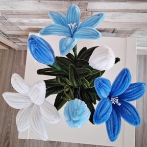 TütüDekor - Zsenília Liliom cserépben (fehér-vkék-skék), Otthon & Életmód, Dekoráció, Virágdísz és tartó, Csokor & Virágdísz, Gipszöntés, Virágkötés, MESKA