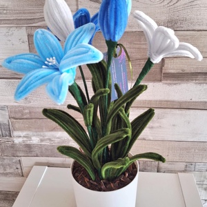 TütüDekor - Zsenília Liliom cserépben (fehér-vkék-skék) - otthon & életmód - dekoráció - virágdísz és tartó - csokor & virágdísz - Meska.hu