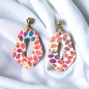 176. Sárgás-kékes-lilás színes virágszirmok kombinációja, különleges alakú fülbevaló - ékszer - fülbevaló - lógó fülbevaló - Meska.hu