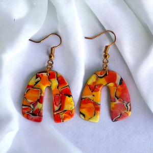 173. Sárga-piros-narancs tüzes boltívalakú fülbevaló, Ékszer, Fülbevaló, Lógó fülbevaló, Ékszerkészítés, Gyurma, MESKA