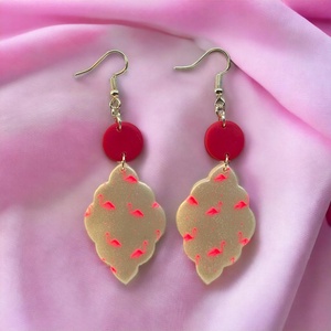 166. Pink flamingómintás különleges alakú fülbevaló, Ékszer, Fülbevaló, Lógós kerek fülbevaló, Ékszerkészítés, Gyurma, MESKA