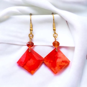 Narancssárga elegáns négyzet fülbevaló - Meska.hu