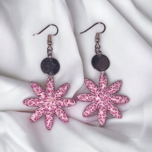 237. 8 szirmú virágformájú fülbevaló ezüst medállal - Meska.hu