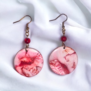 112. Pirosas márványos fülbevaló, Ékszer, Fülbevaló, Lógó fülbevaló, Ékszerkészítés, Gyurma, MESKA