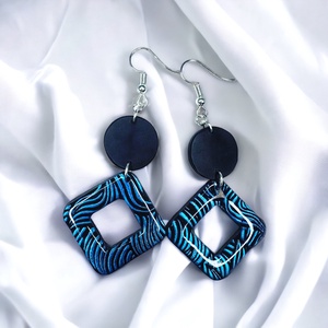 Fekete és metálkék fülbevaló - Meska.hu