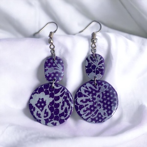 200. Lila csipkés kétrészes fülbevaló, Ékszer, Fülbevaló, Lógó fülbevaló, Ékszerkészítés, Gyurma, MESKA