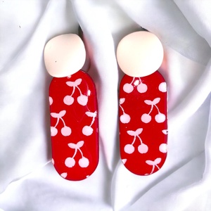 211. Piros és fehér cseresznyés fülbevaló, Ékszer, Fülbevaló, Lógó fülbevaló, Ékszerkészítés, Gyurma, MESKA