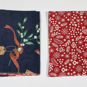 Kétoldalas karácsonyi szalvéta: piros-kék/ 2 db - karácsony - karácsonyi lakásdekoráció - ünnepi asztaldekoráció - Meska.hu