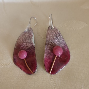  tűzzománc füli, karmos pink, Ékszer, Fülbevaló, Lógó fülbevaló, Tűzzománc, Ékszerkészítés, MESKA