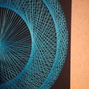 Türkiz csiga, 50x50 cm, String art kép - otthon & életmód - dekoráció - fali és függő dekoráció - falra akasztható dekor - Meska.hu