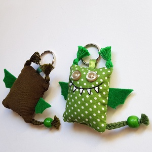 Szerelmes sárkányok (Walesi zöldek) - 2db textil kulcstartó - táska & tok - kulcstartó & táskadísz - kulcstartó - Meska.hu