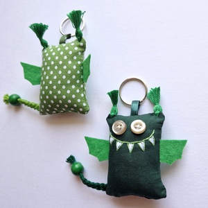 Szerelmes sárkányok (Walesi zöldek) - 2db textil kulcstartó - táska & tok - kulcstartó & táskadísz - kulcstartó - Meska.hu