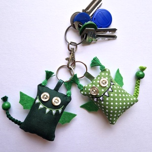 Szerelmes sárkányok (Walesi zöldek) - 2db textil kulcstartó - táska & tok - kulcstartó & táskadísz - kulcstartó - Meska.hu