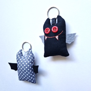 Szerelmes Denevérek - 2db textilkulcstartó egy csomagban - otthon & életmód - dekoráció - halloween - halloweeni figurák - Meska.hu