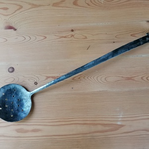 Szűrőkanál bográcskanál - kovácsolt vas - otthon & életmód - ház & kert - bográcsozás, grillezés - Meska.hu