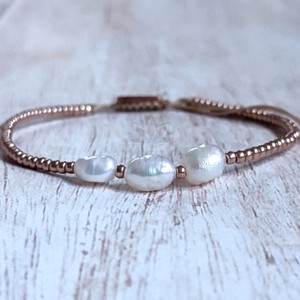 MIGI Pearl Trio karkötő  - ékszer - karkötő - gyöngyös karkötő - Meska.hu