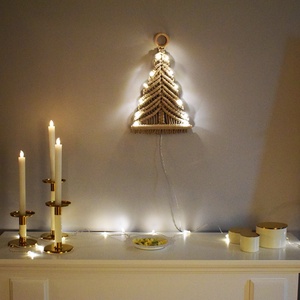 Makramé világító karácsonyi ablakdísz, falidísz - fenyőfa - otthon & életmód - dekoráció - Meska.hu